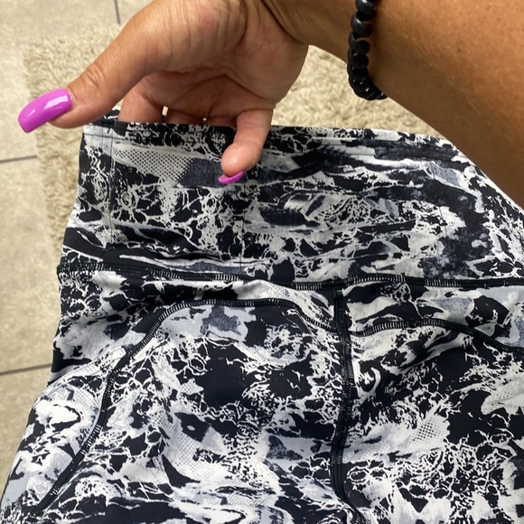 Lululemon Super lightweight no sweat breathable limited edition seamless bottoms - Picture 8 of 11